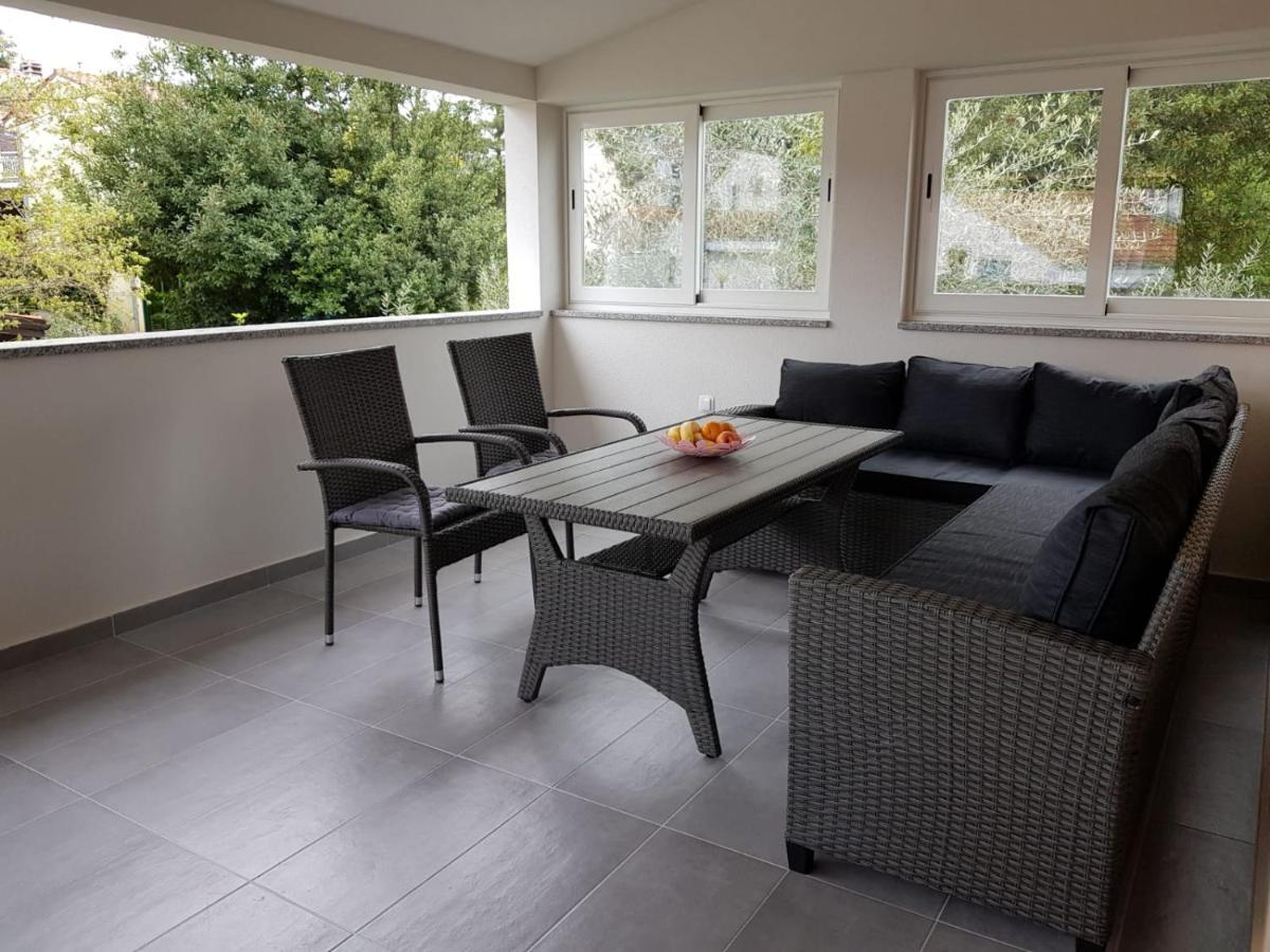 Relax Zone III Apartment Малинска Екстериор снимка