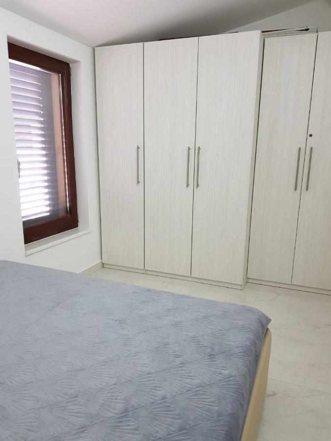 Relax Zone III Apartment Малинска Екстериор снимка