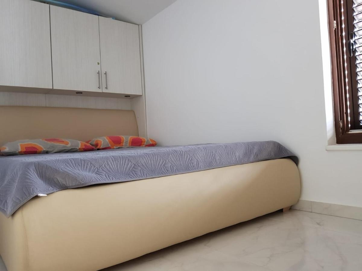 Relax Zone III Apartment Малинска Екстериор снимка