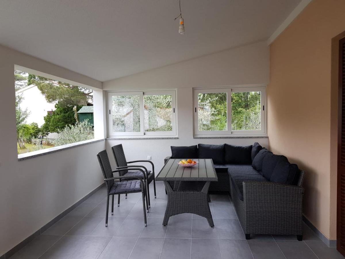 Relax Zone III Apartment Малинска Екстериор снимка